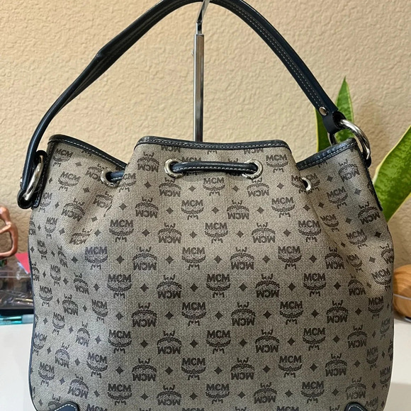 MCM DRAWSTRING HOBO - Picture 2 of 16